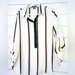 Nwot SUZY SHIER Stylish Black and White Striped blouse Size Medium